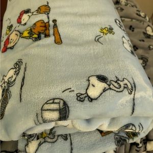 Berkshire Snoopy Sports Blanket